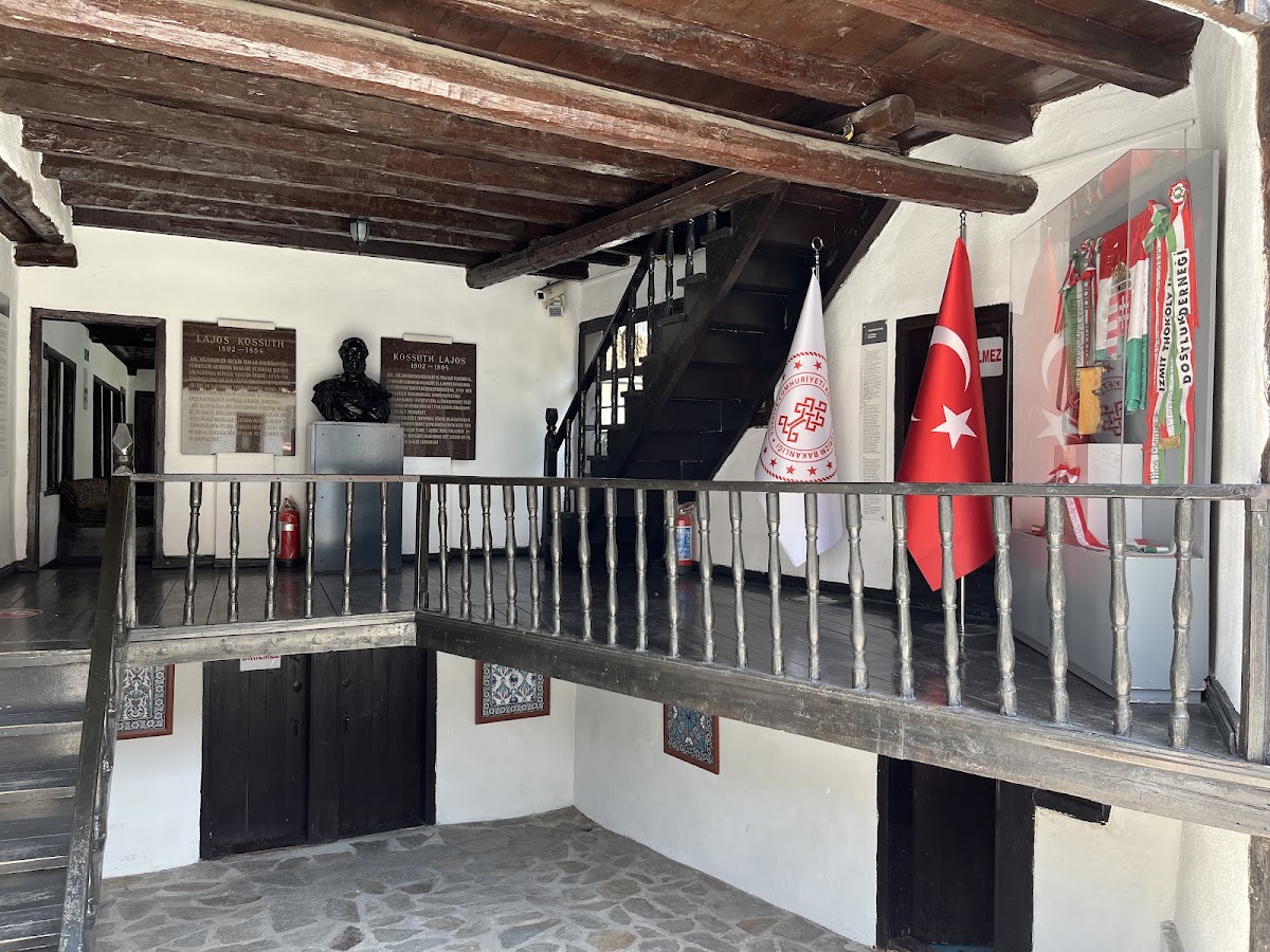 Lajos Kossuth Anıtı — fotoğraf 4
