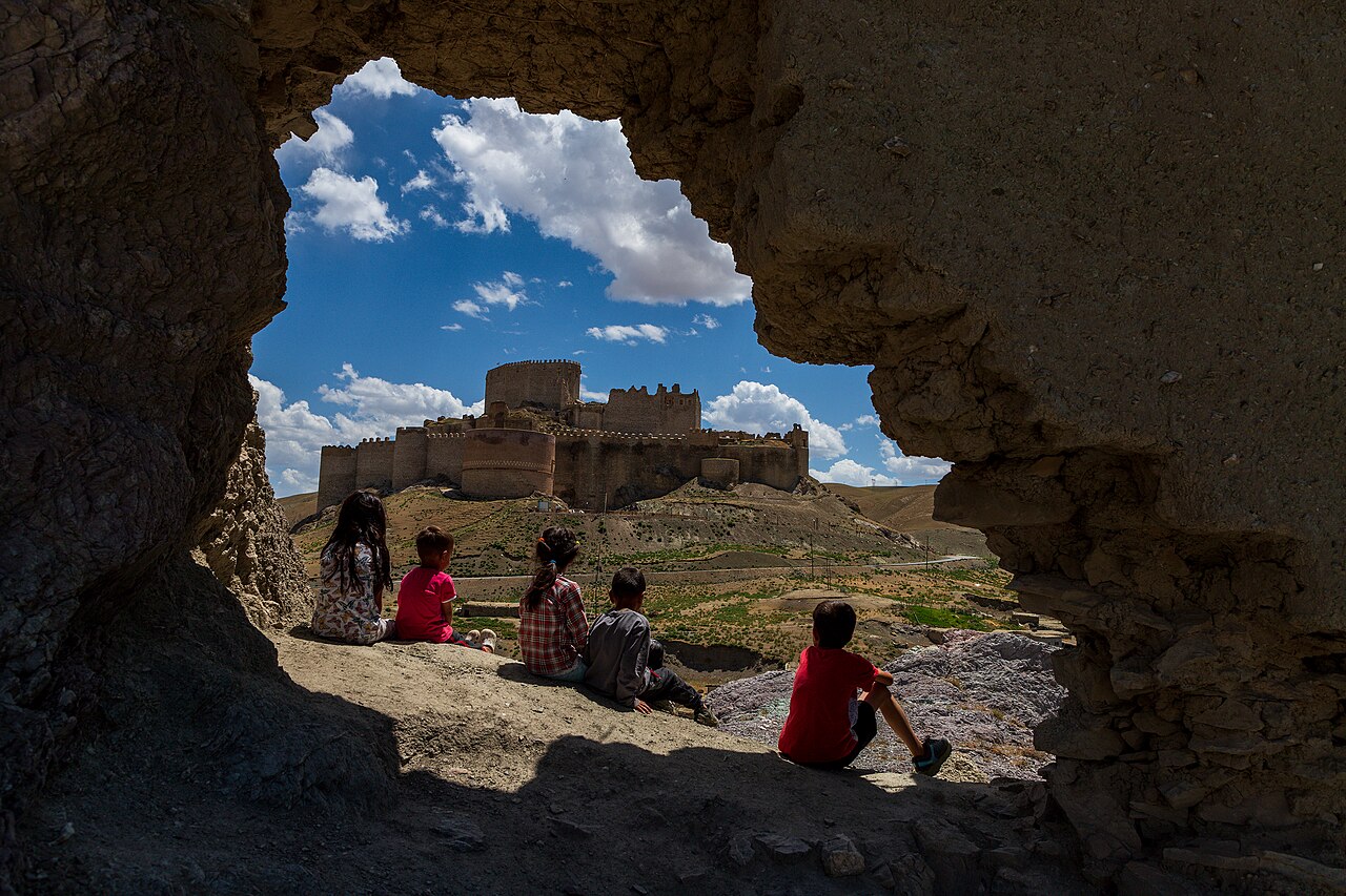 Hoşap Kalesi — fotoğraf 3