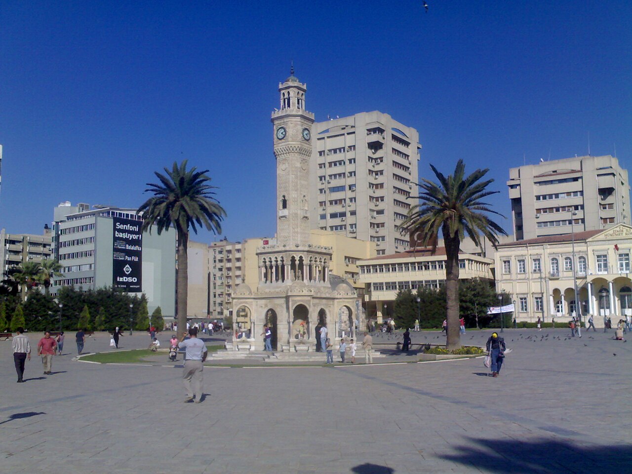 Konak Meydanı — fotoğraf 4