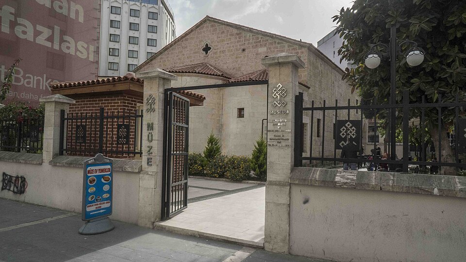 Kuruköprü Anıt Müzesi ve Geleneksel Adana Evi
