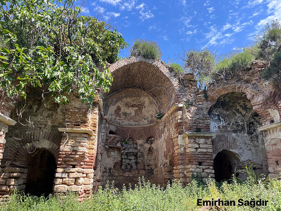 Pelekete manastırı (Tirilye)