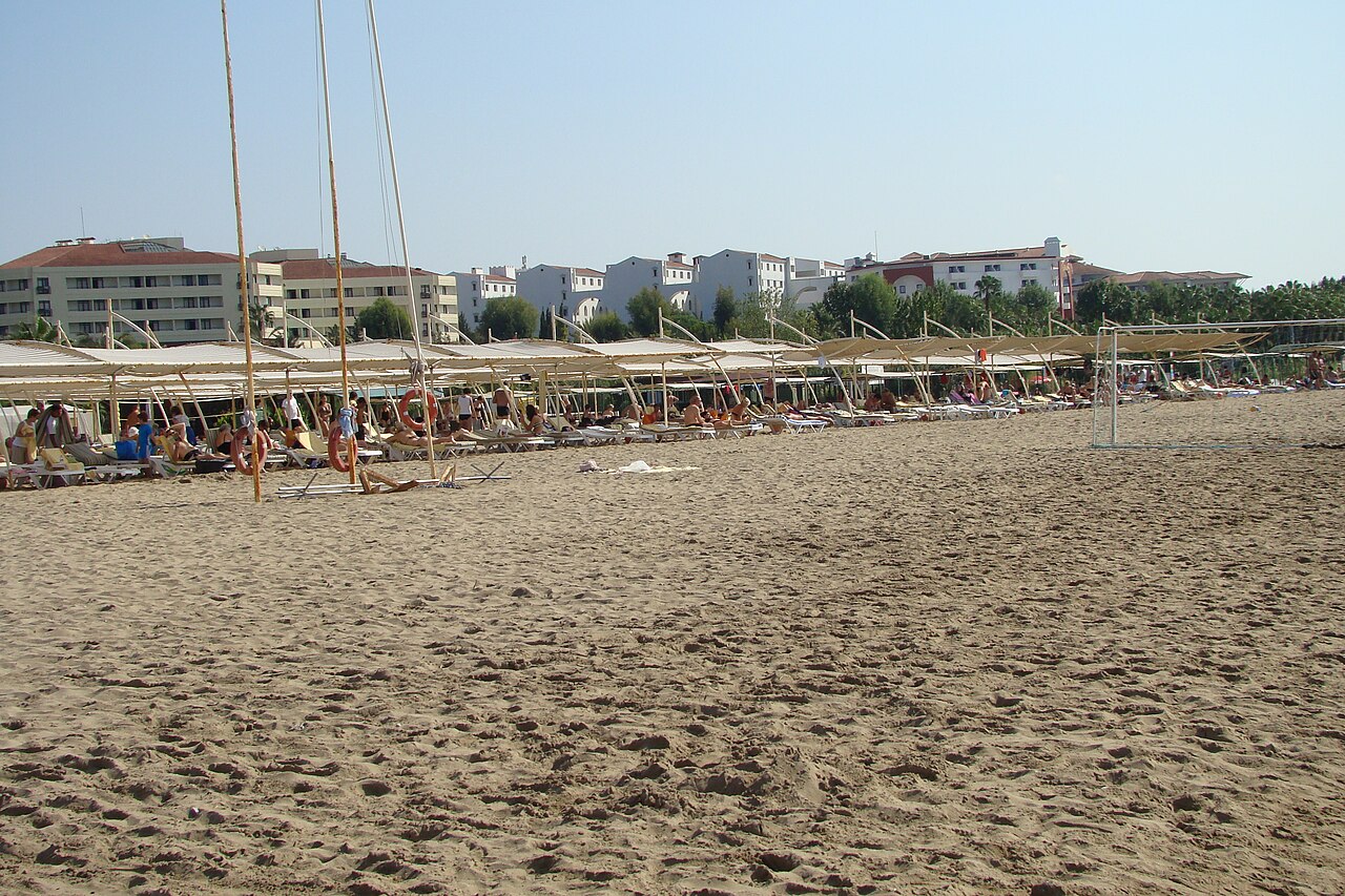 T.C. Kültür ve Turizm Bakanlığı Ilıca Halk Plajı — fotoğraf 2