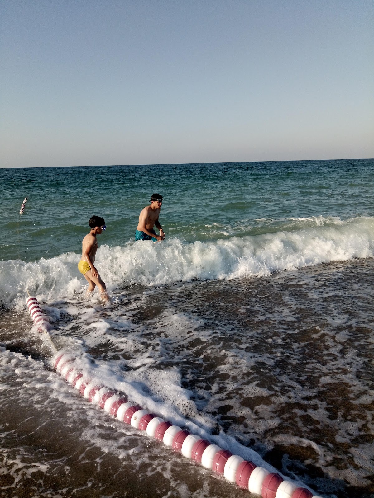 Arnavutköy Yeniköy Halk Plajı — fotoğraf 3
