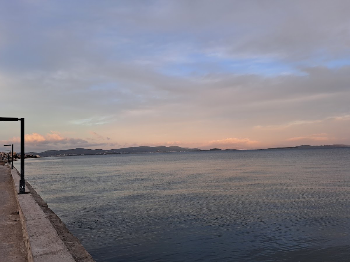 Urla Belediyesi Zeytinalanı Mahallesi Plajı (Tesis Kapalı) — fotoğraf 3