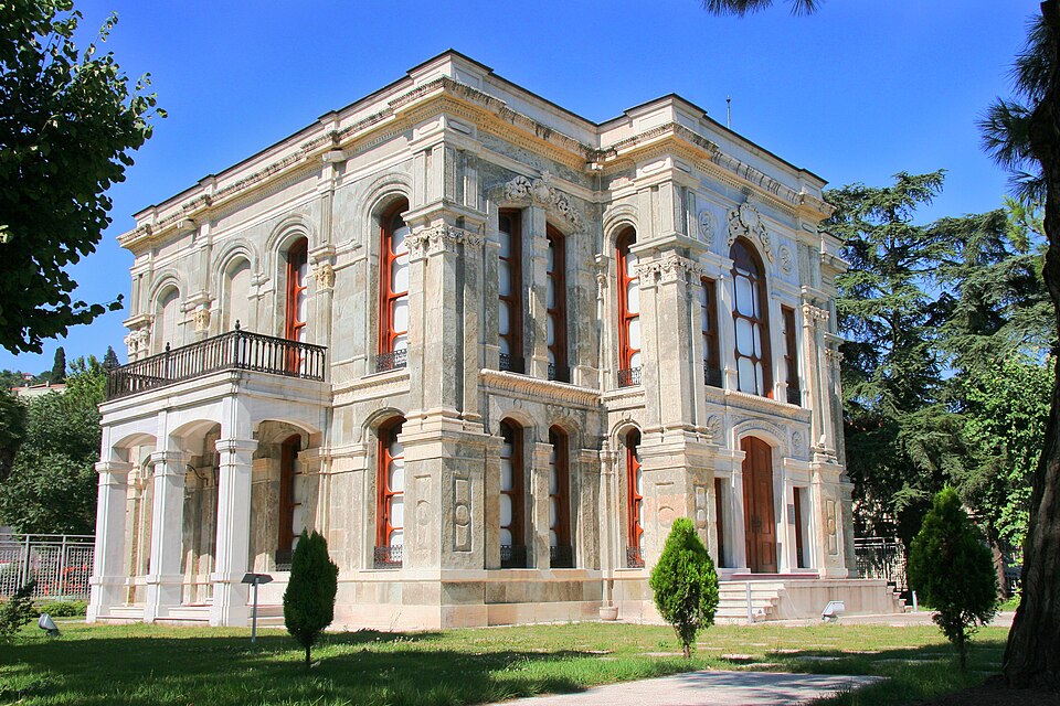 Av Köşkü Saray Müzesi