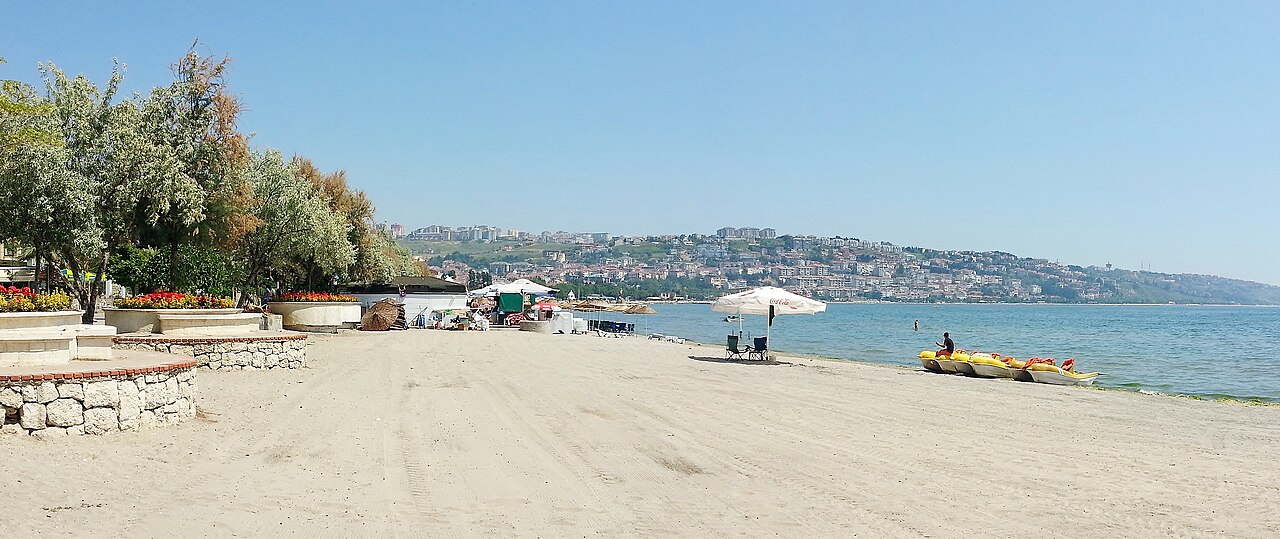 Büyükçekmece Halk Plajı