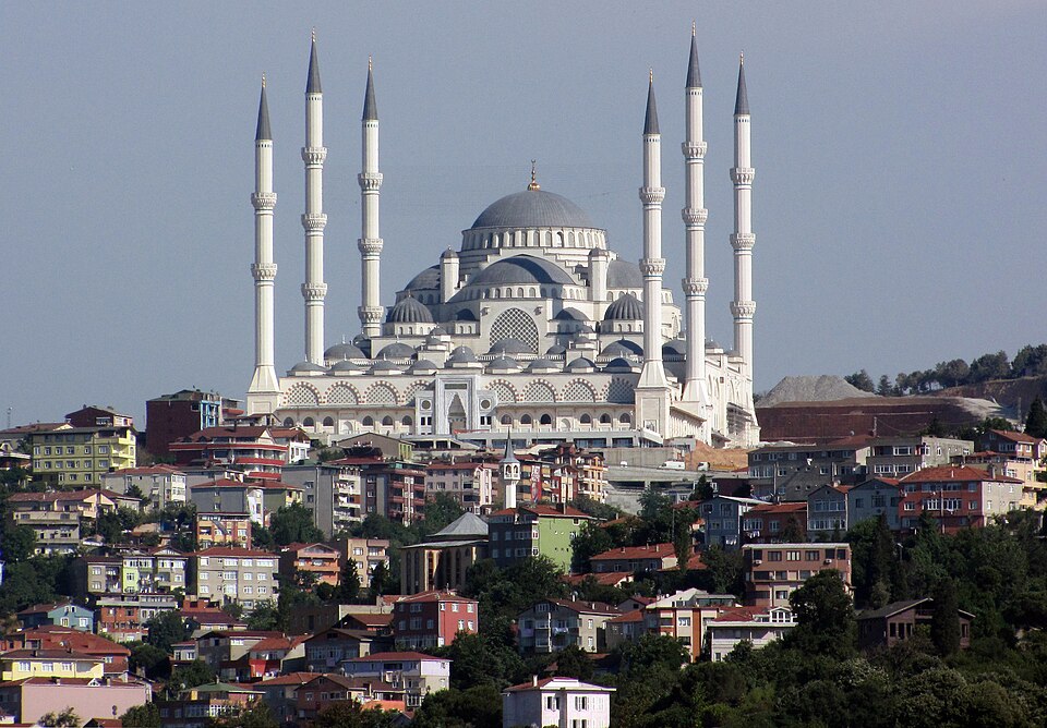 Çamlıca Camii