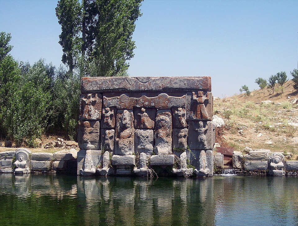 Eflatunpınar