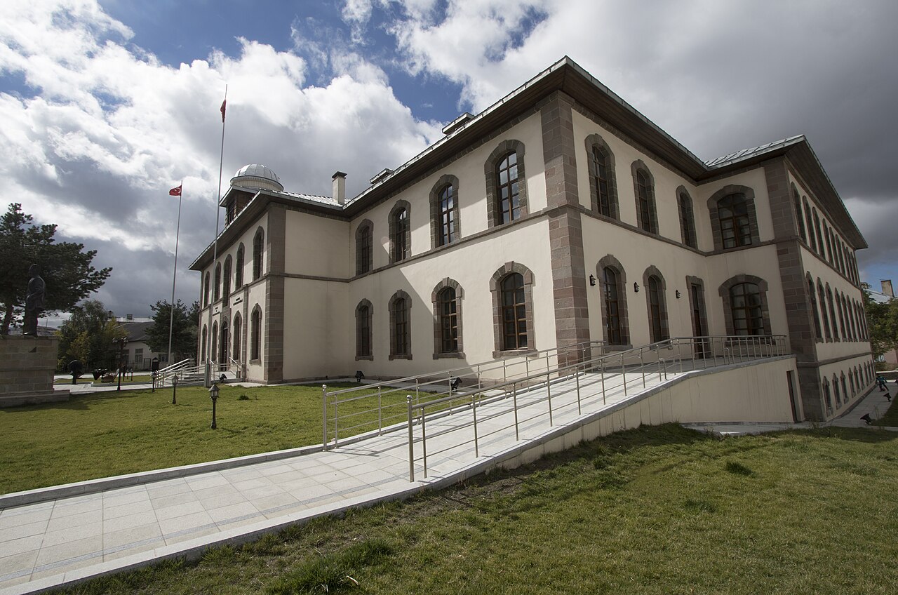 Erzurum Resim ve Heykel Müzesi — fotoğraf 2
