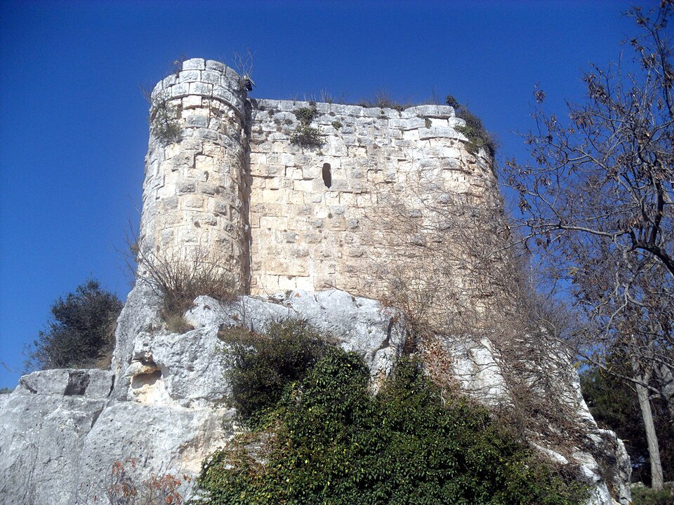 Gözne Kalesi