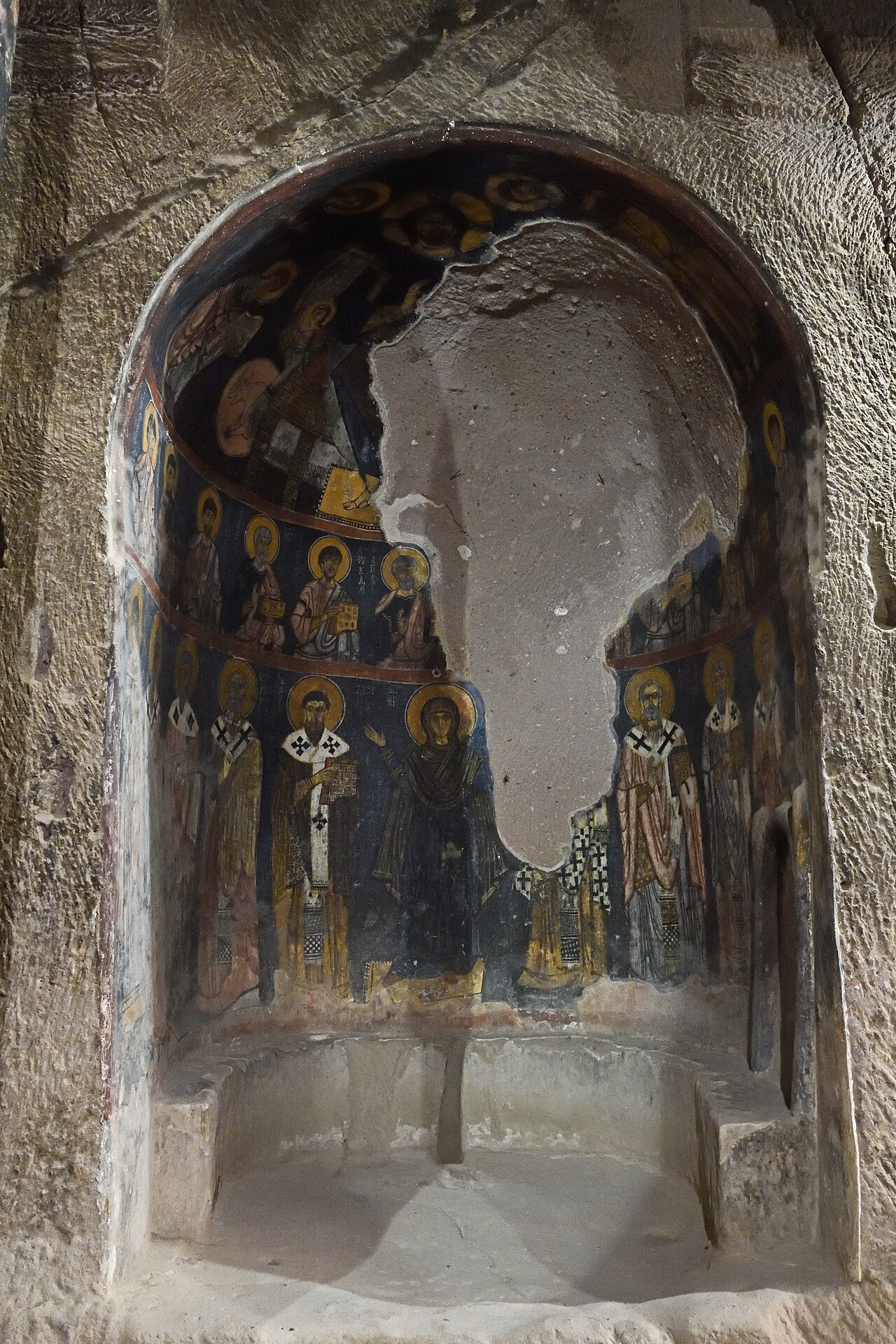 Gümüşler Manastırı — fotoğraf 2