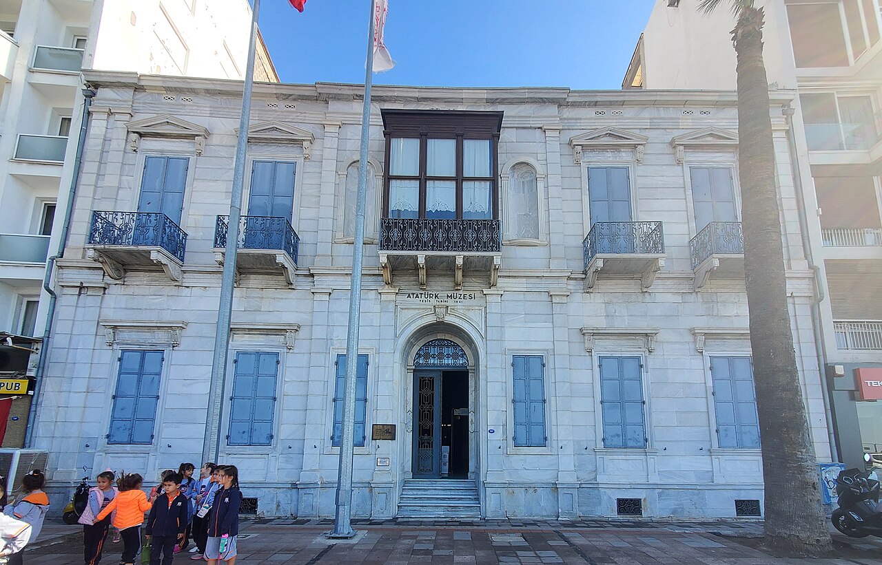 İzmir Atatürk Müzesi