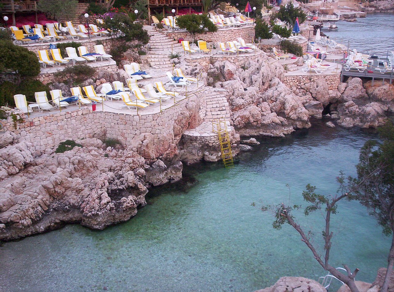 Küçük Çakıl Plajı — fotoğraf 2