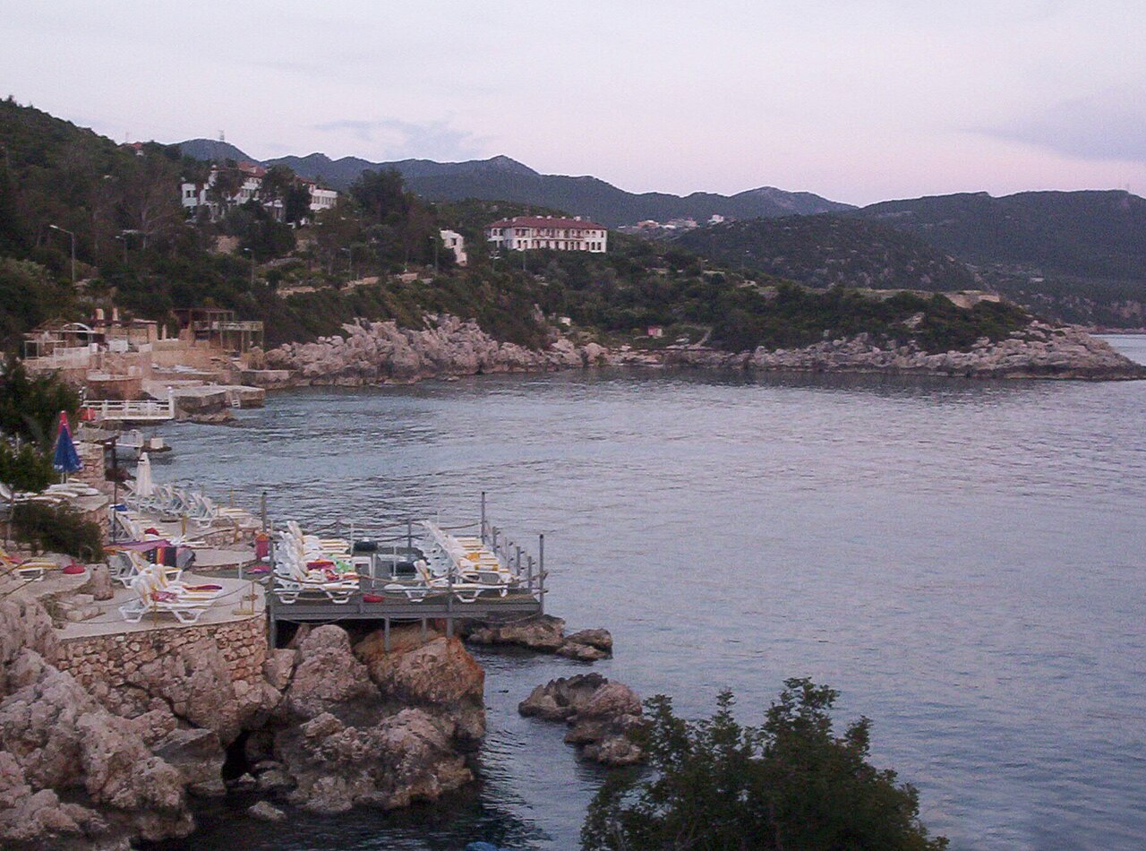 Küçük Çakıl Plajı — fotoğraf 3