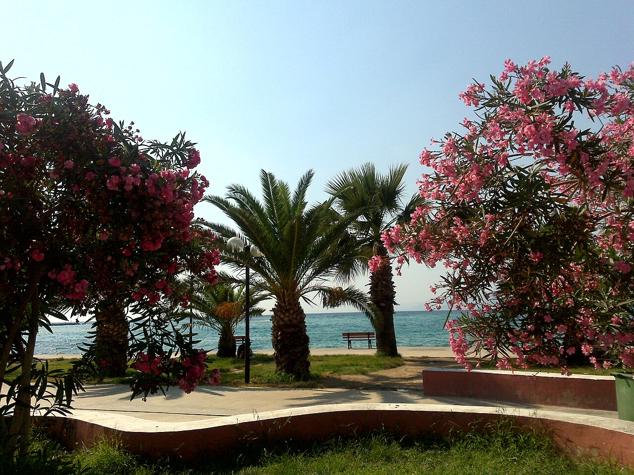 Kuşadası Belediyesi Güvercinada Halk Plajı — fotoğraf 2