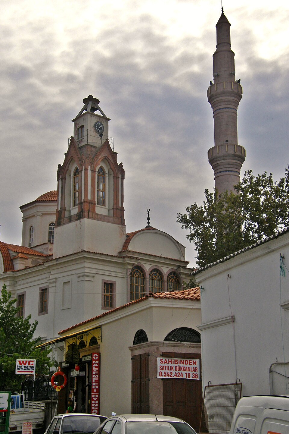 Saatli Camii