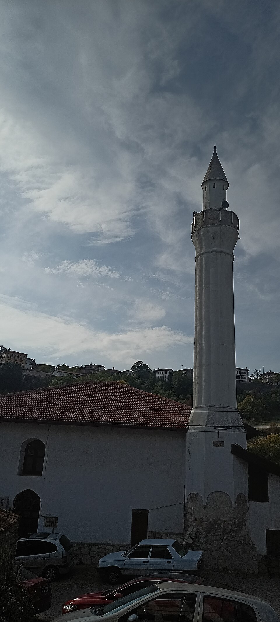 Taş Minare Camii