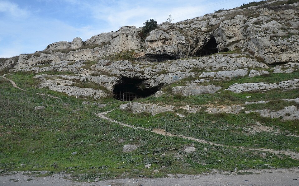Yarımburgaz Mağarası